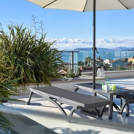 Unique 9 Apartamento