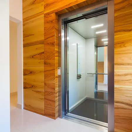 Apartamento Unique 9 *