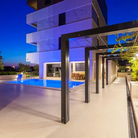 Unique 9 Apartamento Podstrana