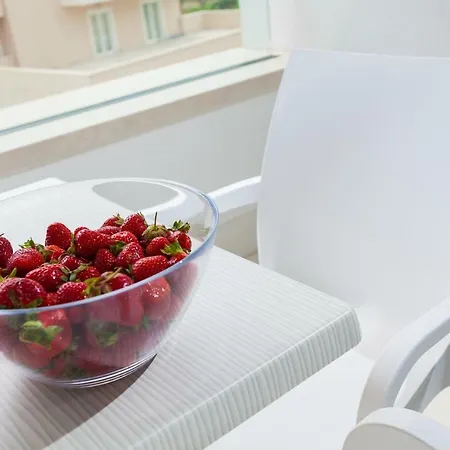 Unique 9 شقة بودْسْتغانا