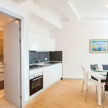 Unique 9 Apartamento