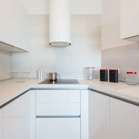 Apartment Unique 9 *