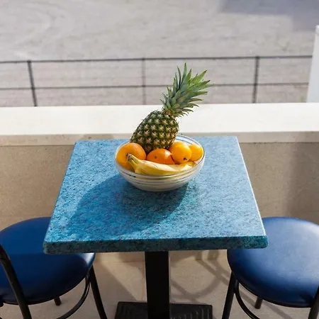 Unique 9 Apartment *