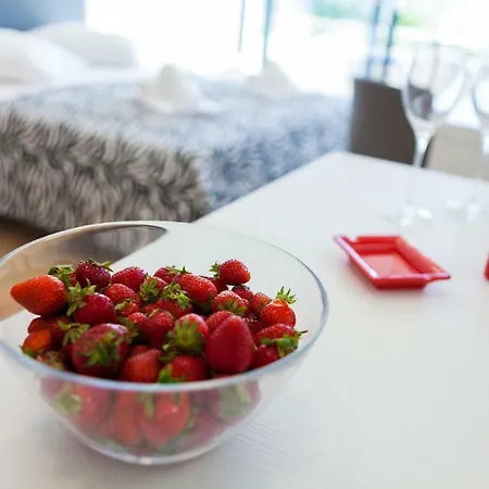 Unique 9 * بودْسْتغانا