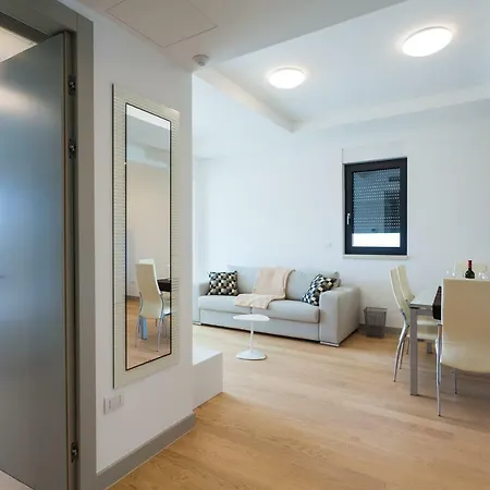 Unique 9 Apartamento *