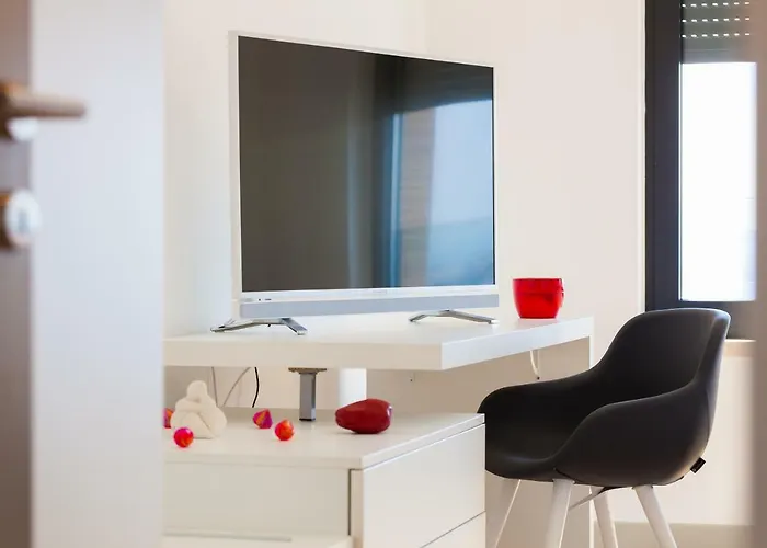 Unique 9 Ποντστράνα