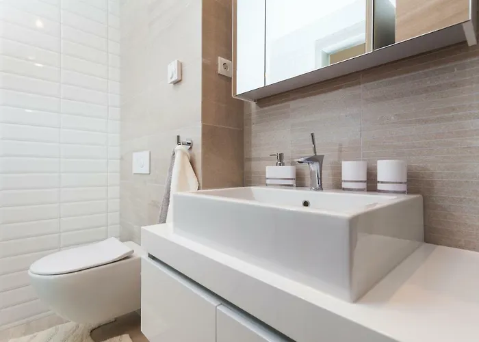 Unique 9 * Ποντστράνα