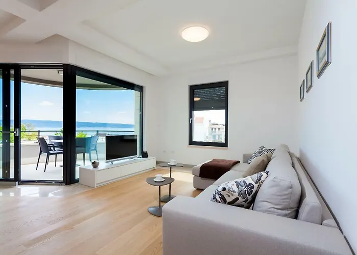 Unique 9 * Ποντστράνα