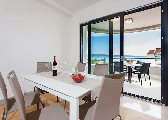 Unique 9 * Ποντστράνα